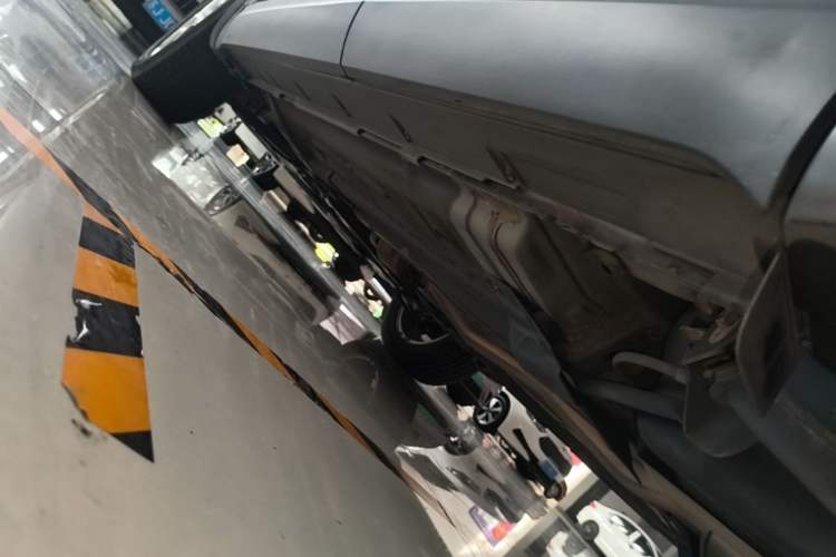 Used Renault Koleos 2017 2.5L Two-Wheel Drive Prestige Edition Left Side Sill