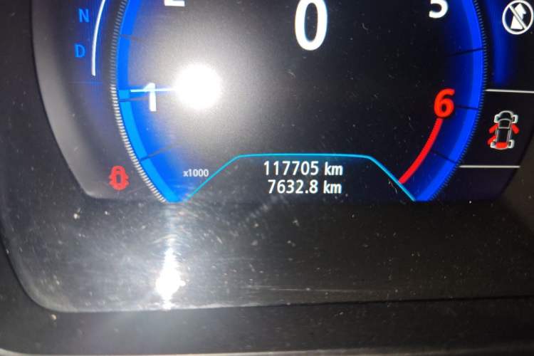 Used Renault Koleos 2017 2.0L Two-Wheel Drive Luxury Edition Odometer Close Up