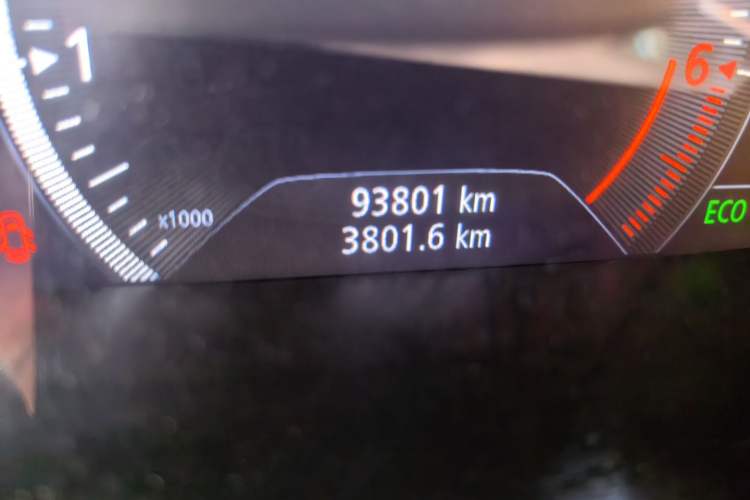 Used Renault Koleos 2017 2.0L Two-Wheel Drive Comfort Edition Odometer Close Up