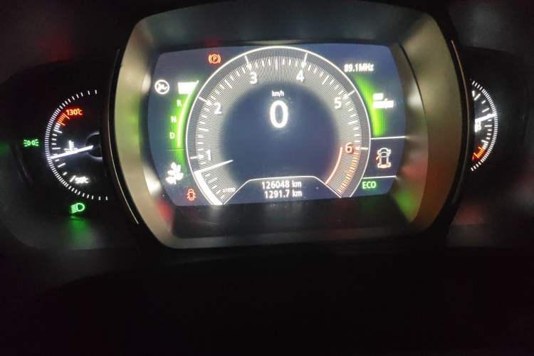 Used Renault Koleos 2017 2.0L Two-Wheel Drive Luxury Edition Odometer Close Up