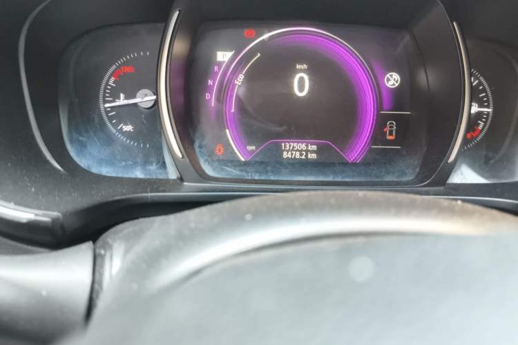 Used Renault Koleos 2017 2.0L Two-Wheel Drive Luxury Edition Odometer Close Up