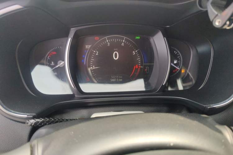 Used Renault Koleos 2017 2.5L Four-Wheel Drive Ultimate Edition Odometer Close Up