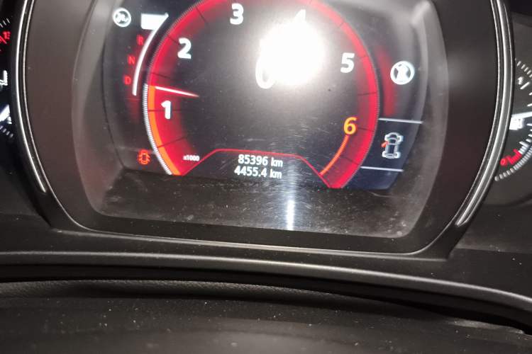 Used Renault Koleos 2017 2.0L Two-Wheel Drive Luxury Edition Odometer Close Up