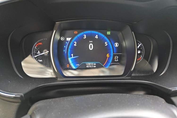 Used Renault Koleos 2017 2.5L Four-Wheel Drive Ultimate Edition Odometer Close Up
