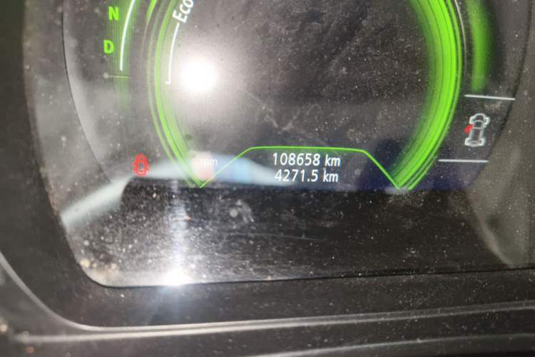 Used Renault Koleos 2017 2.0L Two-Wheel-Drive Leading Edition Odometer Close Up