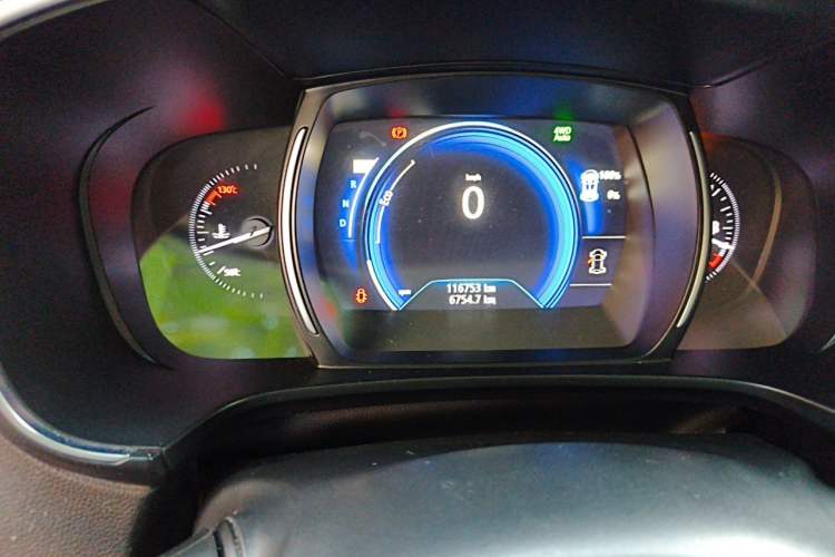 Used Renault Koleos 2017 2.5L Four-Wheel Drive Ultimate Edition Odometer Close Up