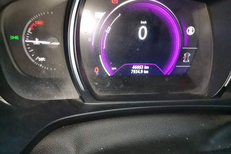 Used Renault Koleos 2017 2.0L Two-Wheel Drive Luxury Edition Odometer Close Up
