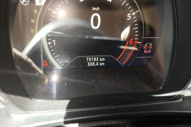 Used Renault Koleos 2017 2.0L Two-Wheel Drive Luxury Edition Odometer Close Up