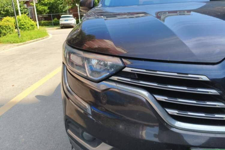 Used Renault Koleos 2017 2.0L Two-Wheel Drive Luxury Edition Right Front Headlight