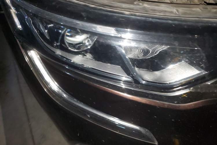 Used Renault Koleos 2017 2.5L Four-Wheel Drive Ultimate Edition Right Front Headlight