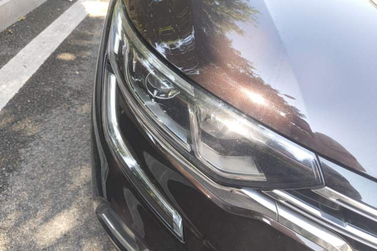 Used Renault Koleos 2017 2.0L Two-Wheel Drive Luxury Edition Right Front Headlight