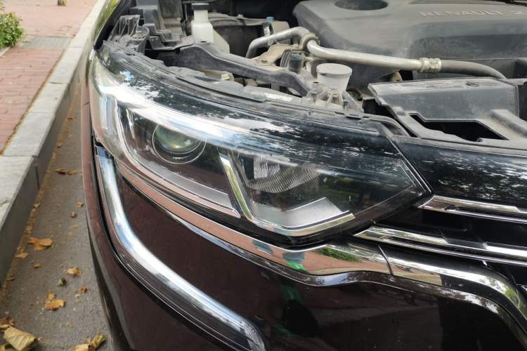 Used Renault Koleos 2017 2.5L Two-Wheel Drive Prestige Edition Right Front Headlight