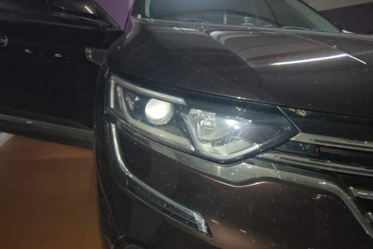 Used Renault Koleos 2017 2.5L Two-Wheel Drive Prestige Edition Right Front Headlight