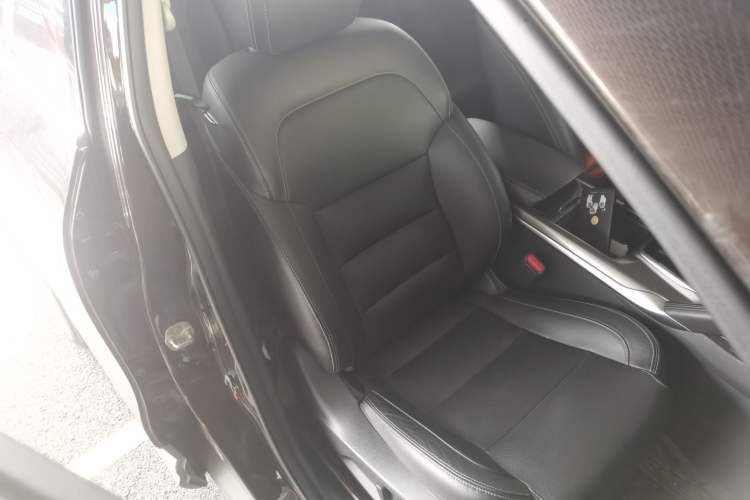 Used Renault Koleos 2017 2.5L Two-Wheel Drive Prestige Edition Right Front Seat