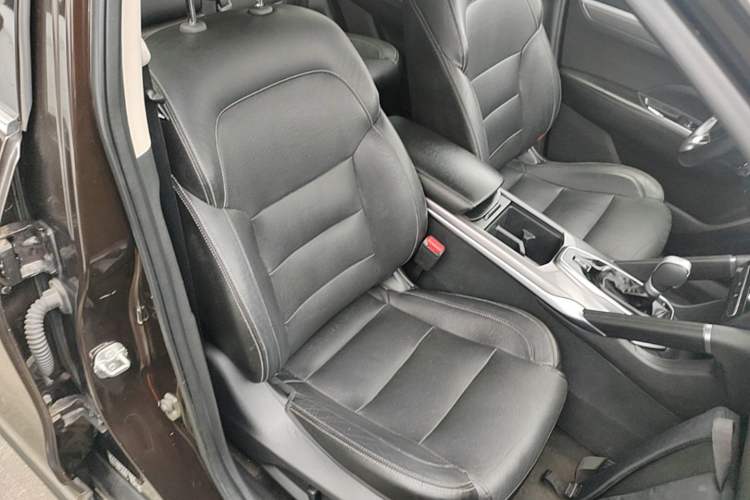 Used Renault Koleos 2017 2.5L Two-Wheel Drive Prestige Edition Right Front Seat