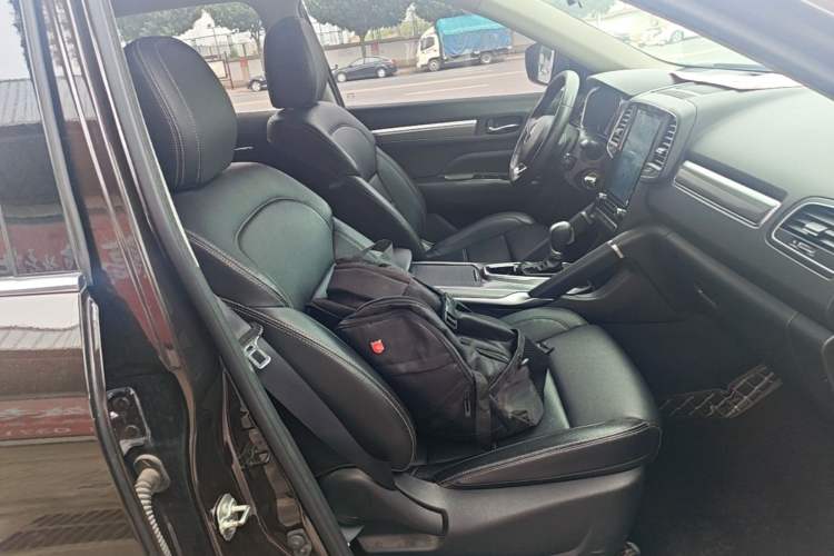 Used Renault Koleos 2017 2.0L Two-Wheel-Drive Leading Edition Right Front Seat