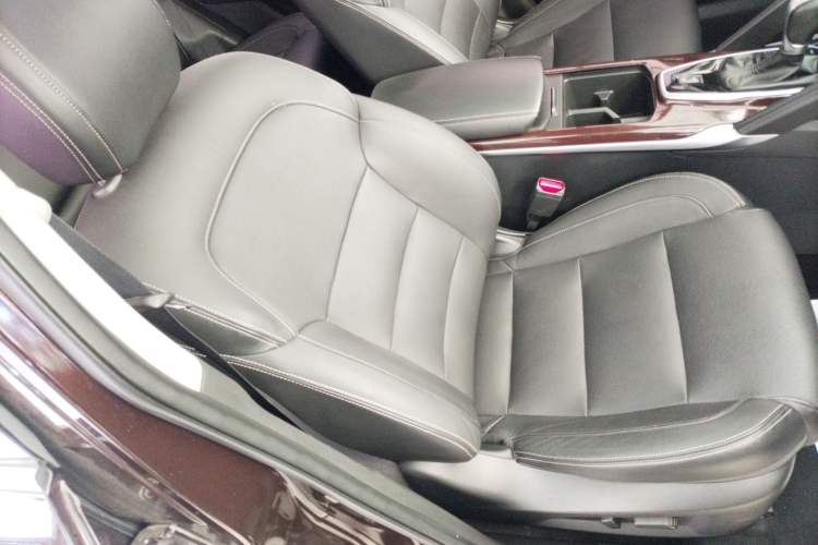 Used Renault Koleos 2017 2.5L Four-Wheel Drive Premium Edition Right Front Seat