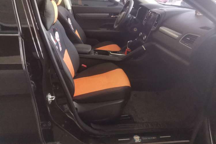 Used Renault Koleos 2017 2.0L Two-Wheel Drive Comfort Edition Right Front Seat