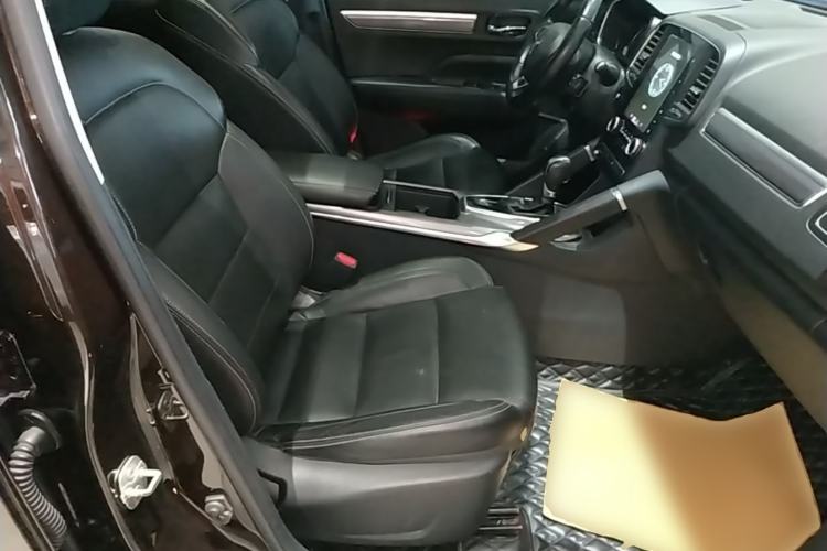 Used Renault Koleos 2017 2.0L Two-Wheel Drive Luxury Edition Right Front Seat
