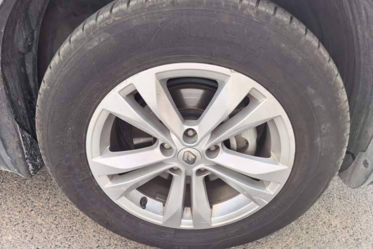 Used Renault Koleos 2017 2.0L Two-Wheel Drive Comfort Edition Right Front Wheel Hub