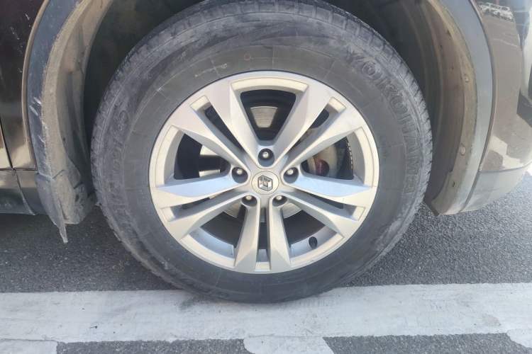 Used Renault Koleos 2017 2.0L Two-Wheel Drive Luxury Edition Right Front Wheel Hub