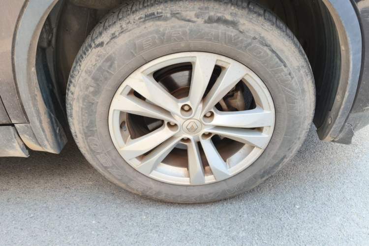 Used Renault Koleos 2017 2.0L Two-Wheel Drive Luxury Edition Right Front Wheel Hub