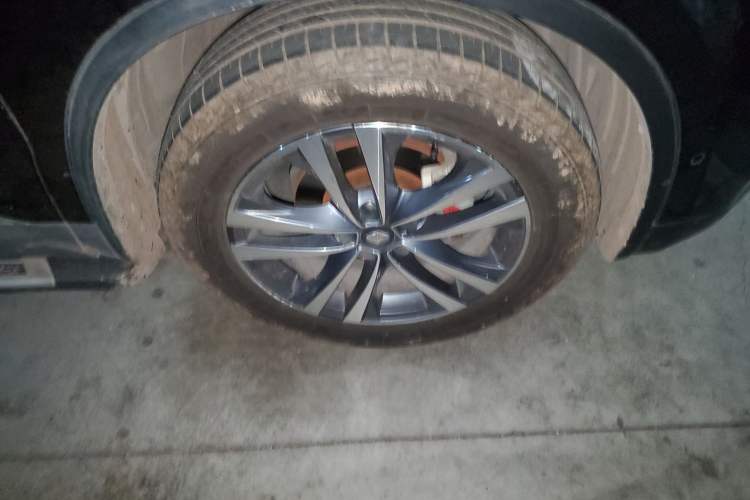 Used Renault Koleos 2017 2.5L Four-Wheel Drive Ultimate Edition Right Front Wheel Hub