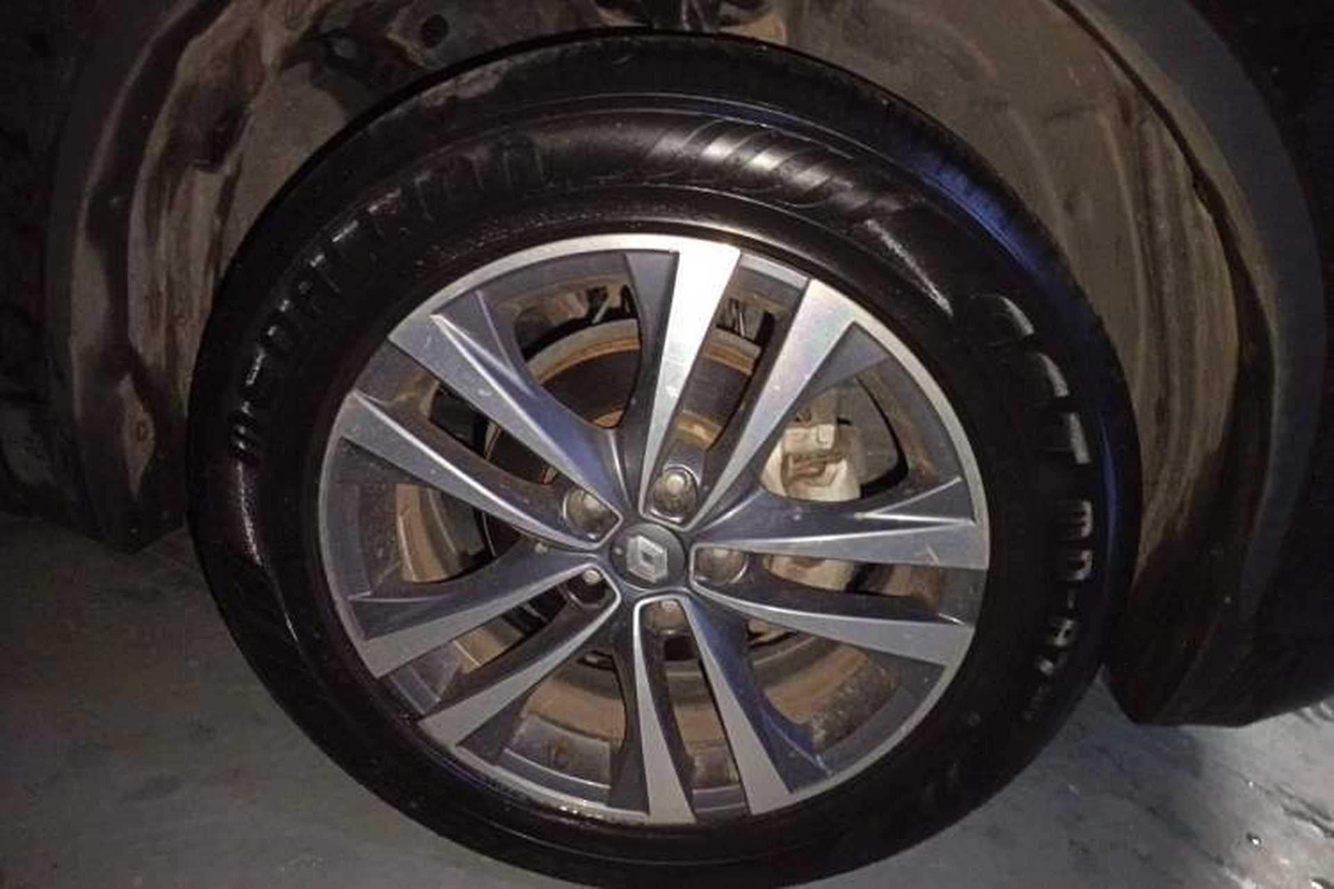 Used Renault Koleos 2017 2.5L Four-Wheel Drive Ultimate Edition Right Front Wheel Hub