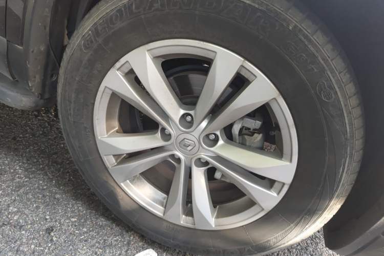 Used Renault Koleos 2017 2.0L Two-Wheel Drive Luxury Edition Right Front Wheel Hub
