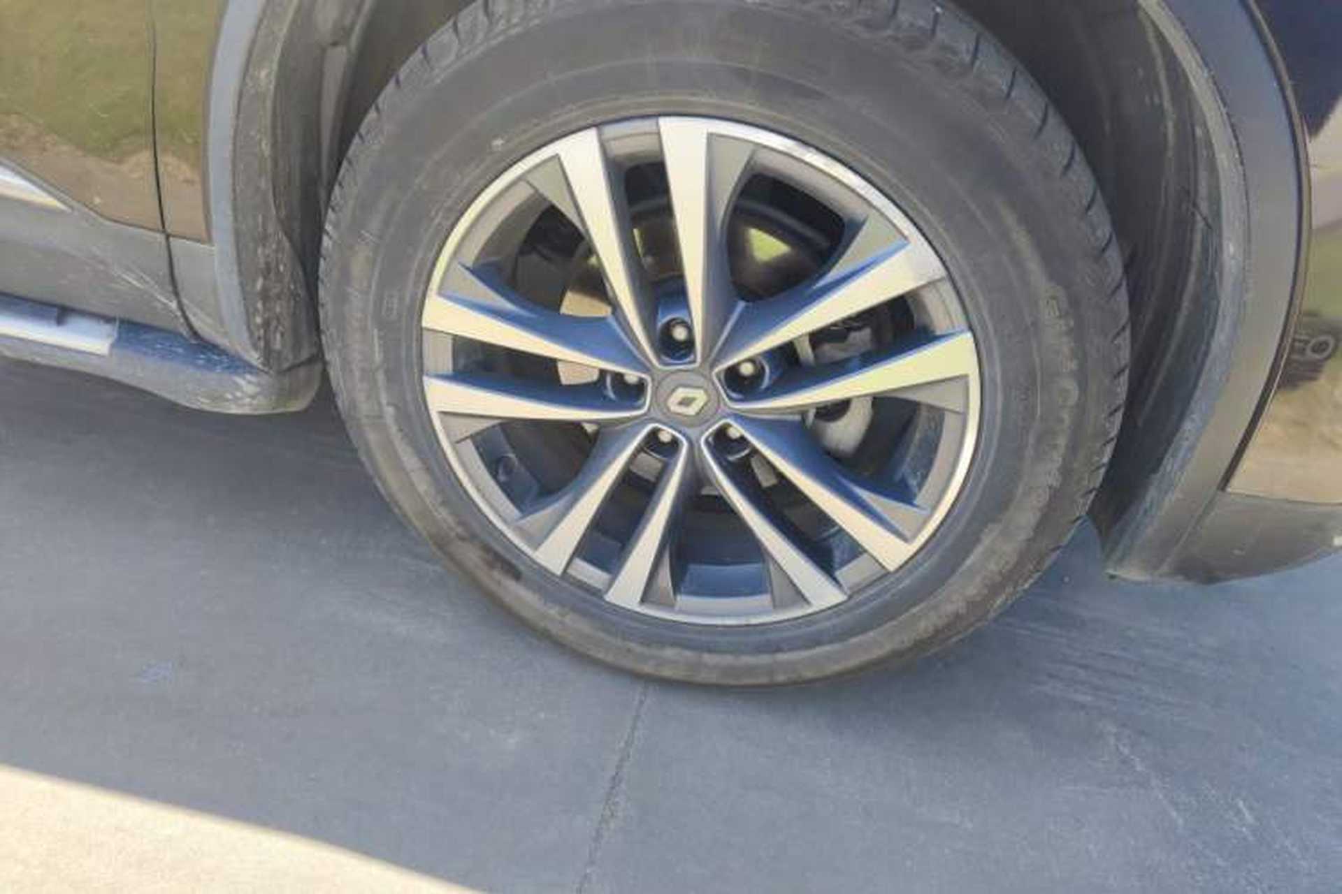 Used Renault Koleos 2017 2.5L Four-Wheel Drive Ultimate Edition Right Front Wheel Hub