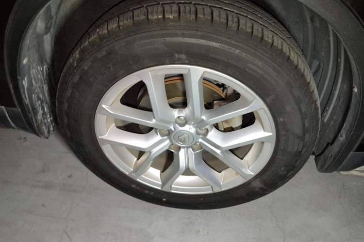 Used Renault Koleos 2017 2.5L Two-Wheel Drive Prestige Edition Right Front Wheel Hub