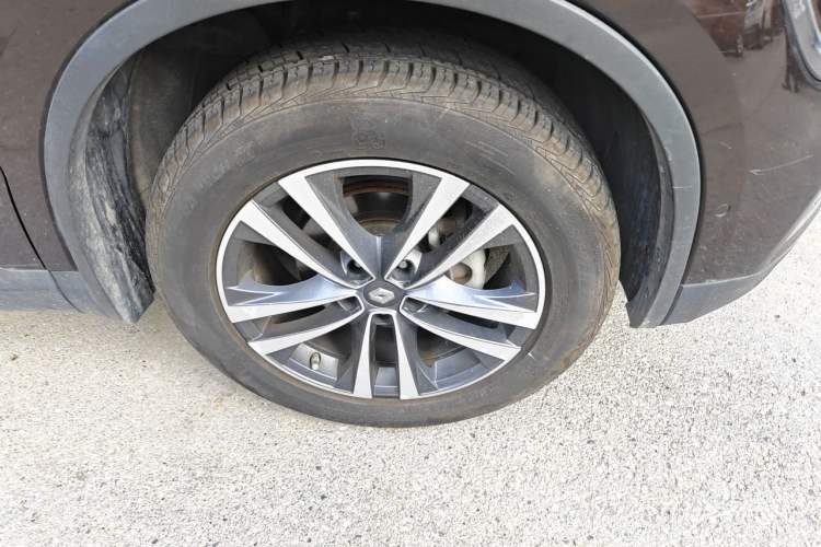 Used Renault Koleos 2017 2.5L Four-Wheel Drive Ultimate Edition Right Front Wheel Hub