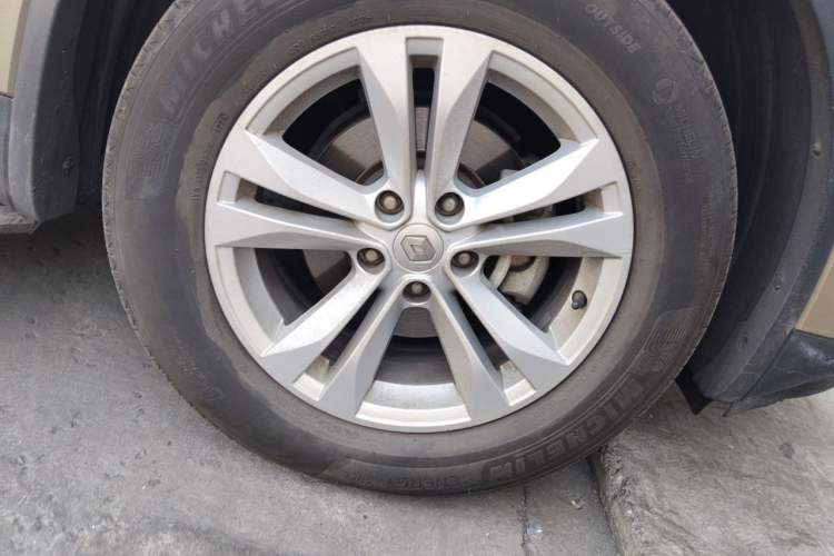 Used Renault Koleos 2017 2.0L Two-Wheel Drive Luxury Edition Right Front Wheel Hub