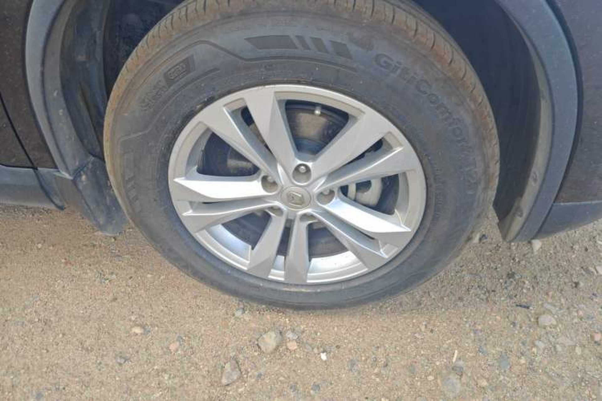 Used Renault Koleos 2017 2.0L Two-Wheel Drive Luxury Edition Right Front Wheel Hub