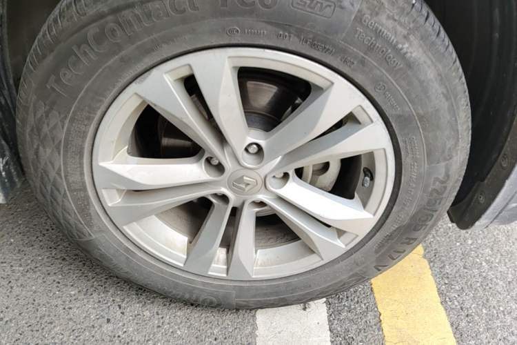 Used Renault Koleos 2017 2.0L Two-Wheel Drive Luxury Edition Right Front Wheel Hub