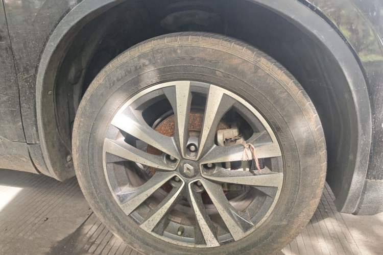 Used Renault Koleos 2017 2.5L Four-Wheel Drive Ultimate Edition Right Front Wheel Hub