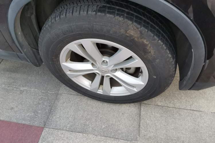 Used Renault Koleos 2017 2.0L Two-Wheel Drive Luxury Edition Right Front Wheel Hub
