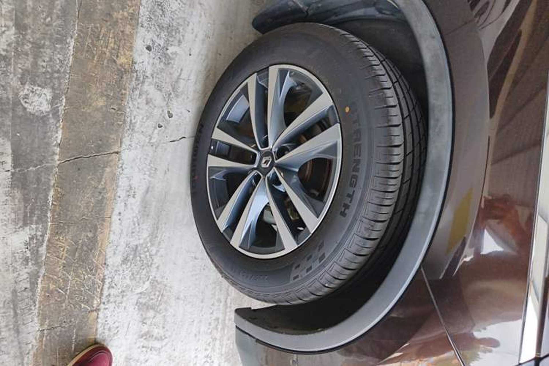 Used Renault Koleos 2017 2.5L Four-Wheel Drive Ultimate Edition Right Front Wheel Hub