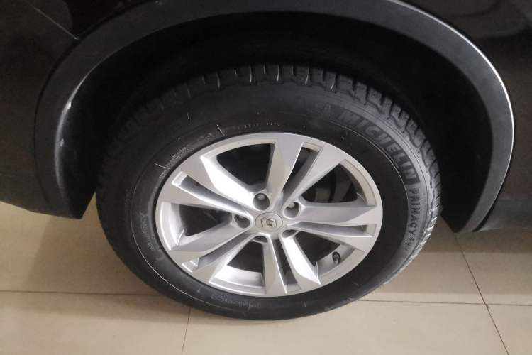 Used Renault Koleos 2017 2.0L Two-Wheel Drive Comfort Edition Right Rear Wheel Hub