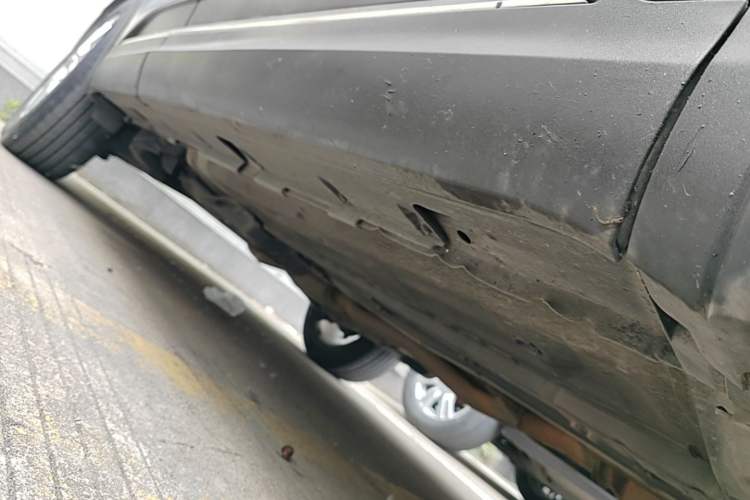 Used Renault Koleos 2017 2.5L Two-Wheel Drive Prestige Edition Right Side Sill