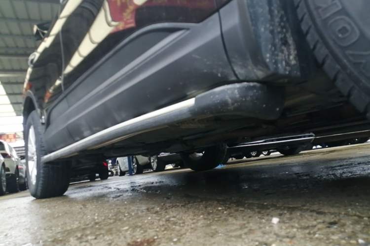 Used Renault Koleos 2017 2.0L Two-Wheel Drive Comfort Edition Right Side Sill