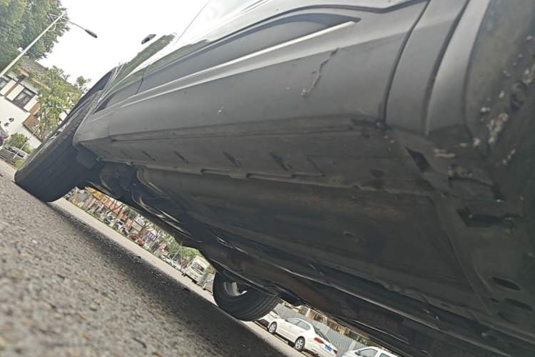 Used Renault Koleos 2017 2.5L Four-Wheel Drive Ultimate Edition Right Side Sill