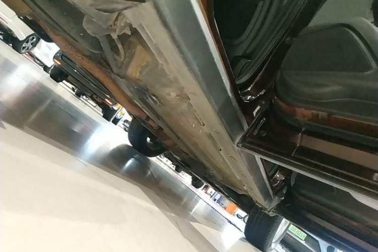 Used Renault Koleos 2017 2.0L Two-Wheel Drive Luxury Edition Right Side Sill