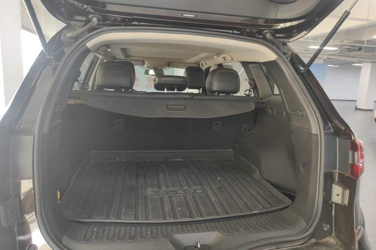 Used Renault Koleos 2017 2.0L Two-Wheel Drive Luxury Edition Trunk