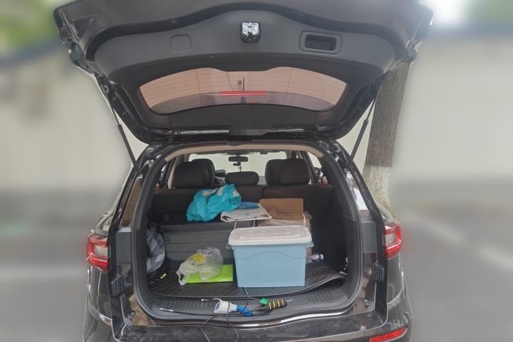 Used Renault Koleos 2017 2.0L Two-Wheel Drive Comfort Edition Trunk