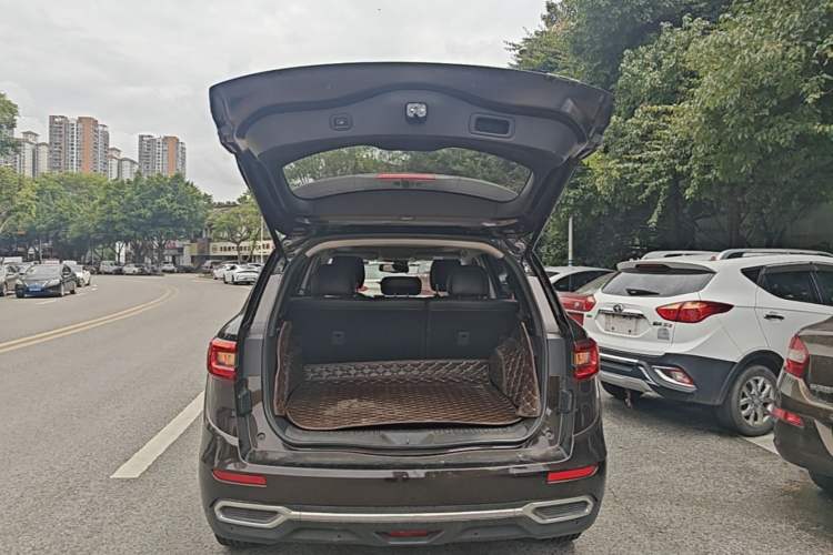 Used Renault Koleos 2017 2.5L Four-Wheel Drive Ultimate Edition Trunk