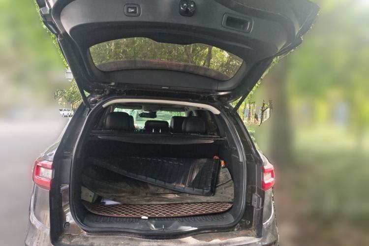 Used Renault Koleos 2017 2.5L Four-Wheel Drive Ultimate Edition Trunk