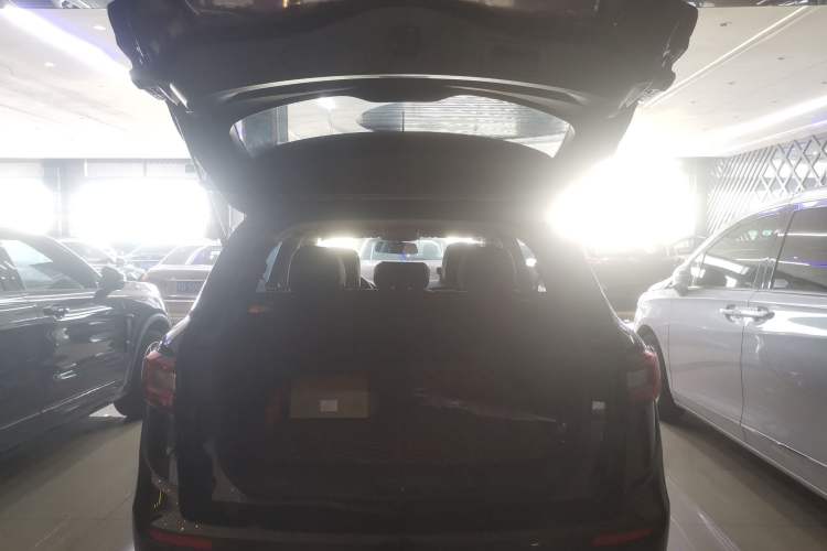 Used Renault Koleos 2017 2.0L Two-Wheel Drive Comfort Edition Trunk