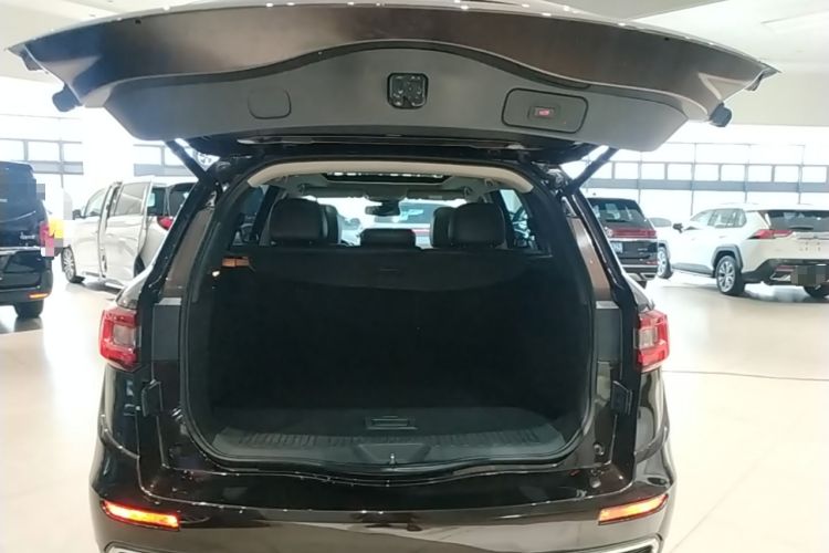 Used Renault Koleos 2017 2.0L Two-Wheel Drive Luxury Edition Trunk