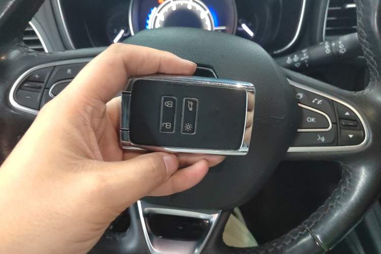 Used Renault Koleos 2017 2.5L Four-Wheel Drive Ultimate Edition Vehicle Key